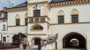 Kulturní a kreativní centrum Ostrov - OD SKLEPA PO PŮDU
