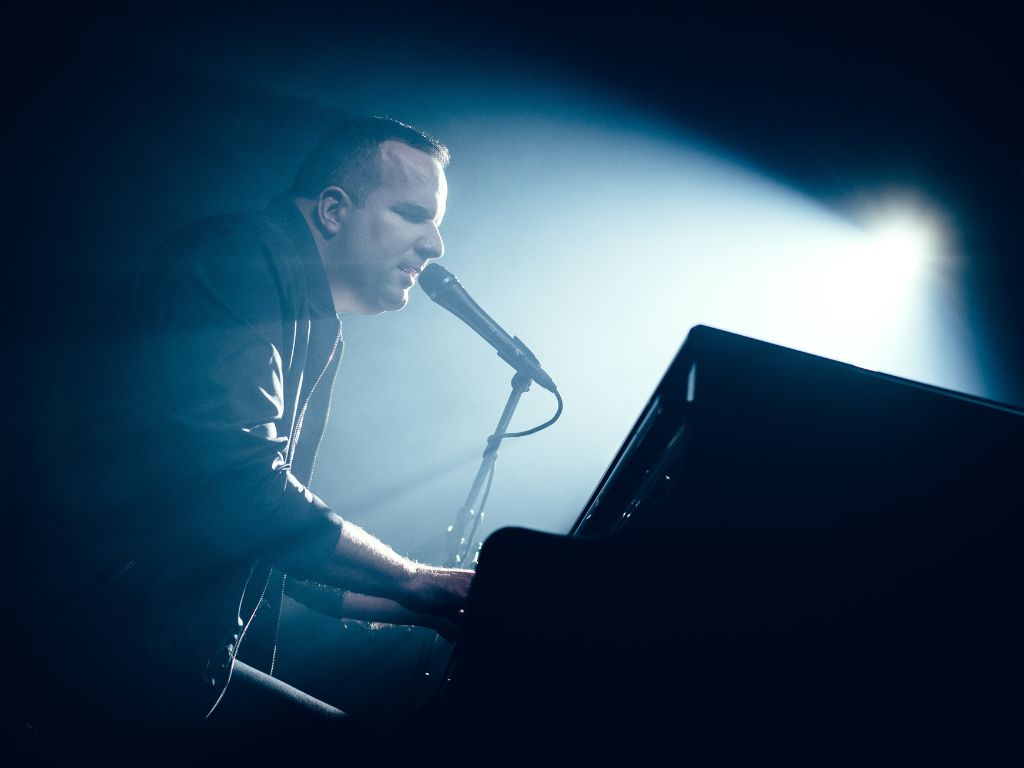 Kulturní a kreativní centrum Ostrov - JAN JAREŠ: NEOBYČEJNÝ KONCERT - obr. 1