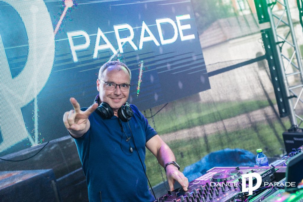 Kulturní a kreativní centrum Ostrov - DANCEPARADE: 80s & 90s PARTY - obr. 1