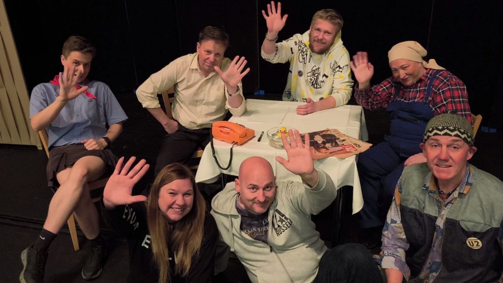 Kulturní a kreativní centrum Ostrov - SILVESTROVSKÉ DIVADLO NA STARÉ RADNICI - obr. 1