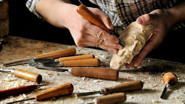 Kulturní a kreativní centrum Ostrov - STARÁ A ZNOVUOBJEVENÁ ŘEMESLA - obr. 1