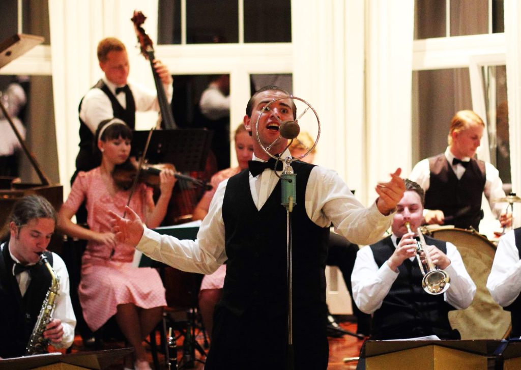 Kulturní a kreativní centrum Ostrov - SWINGOVÝ VEČER - obr. 1