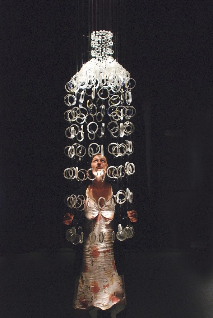 Kulturní a kreativní centrum Ostrov - VE ZVUKU SKLA CHVÍLI BÝT – ZÁŽITKOVÉ ZAKONČENÍ - obr. 1