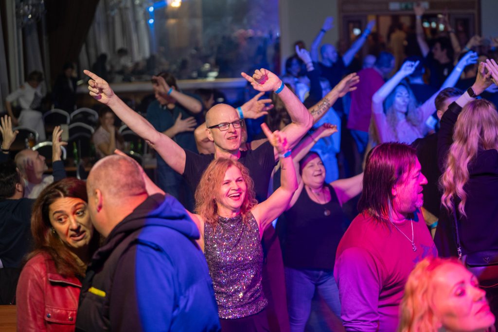 Kulturní a kreativní centrum Ostrov - DANCEPARADE: 80s & 90s PARTY - obr. 3