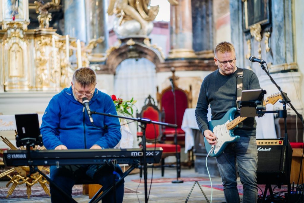 Kulturní a kreativní centrum Ostrov - KONCERT KAPELY ELEGANCE - obr. 1