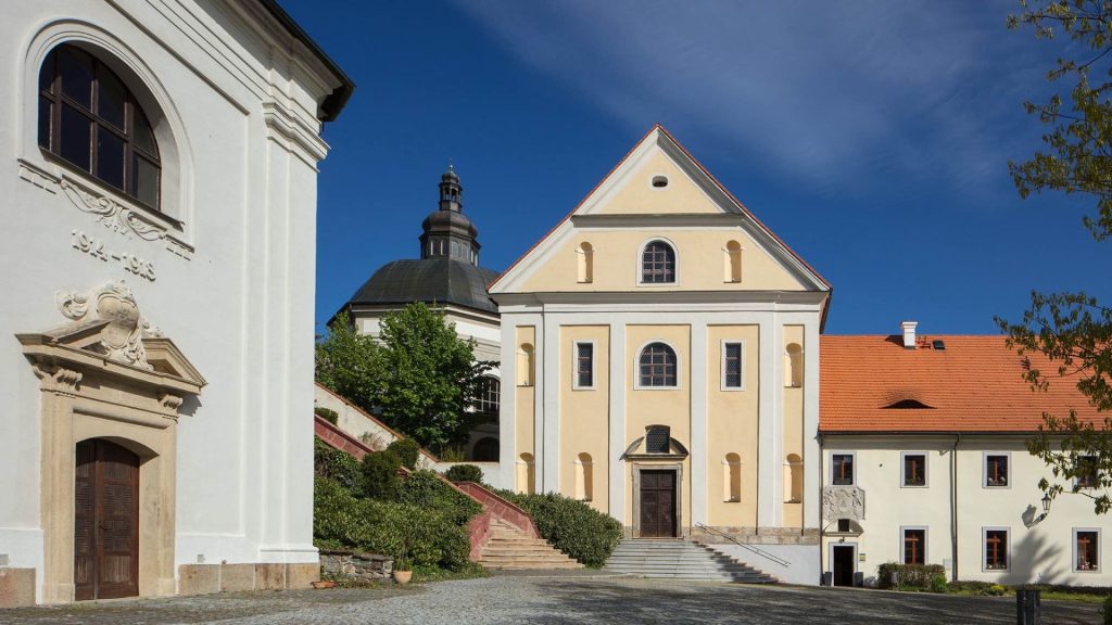 Kulturní a kreativní centrum Ostrov - KOMENTOVANÉ PROHLÍDKY KLÁŠTERNÍHO AREÁLU - obr. 1