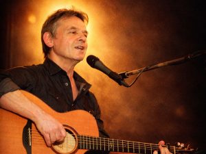 Kulturní a kreativní centrum Ostrov - Klubový večer s písničkářem