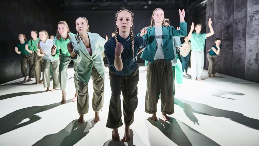 Kulturní a kreativní centrum Ostrov - HI MOM! - obr. 2