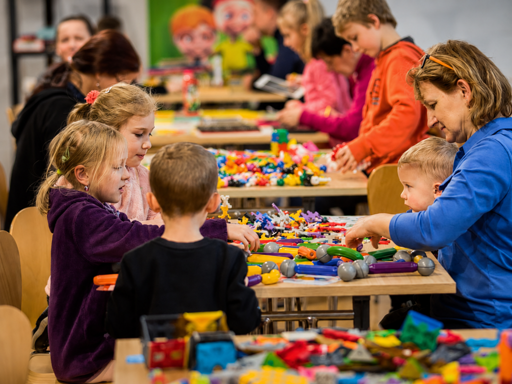 Kulturní a kreativní centrum Ostrov - CREATIVE PLAY FESTIVAL CZ - obr. 1