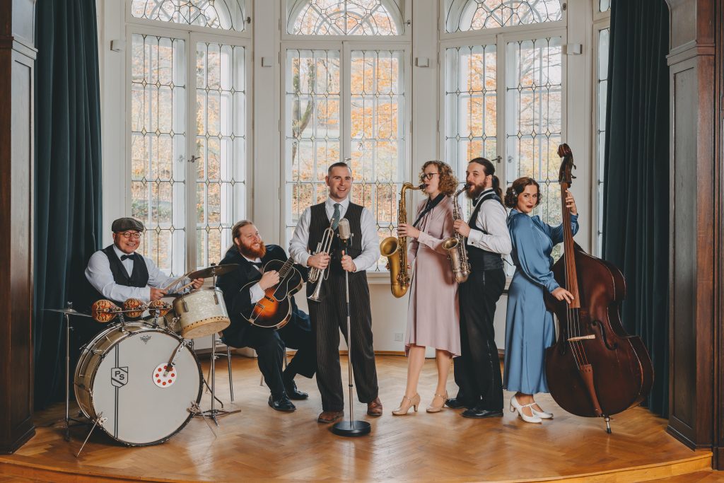 Kulturní a kreativní centrum Ostrov - Swingová nadílka se Swing Melody - obr. 1