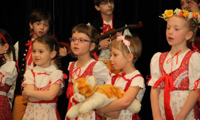 Setkání dětských lidových muzik web