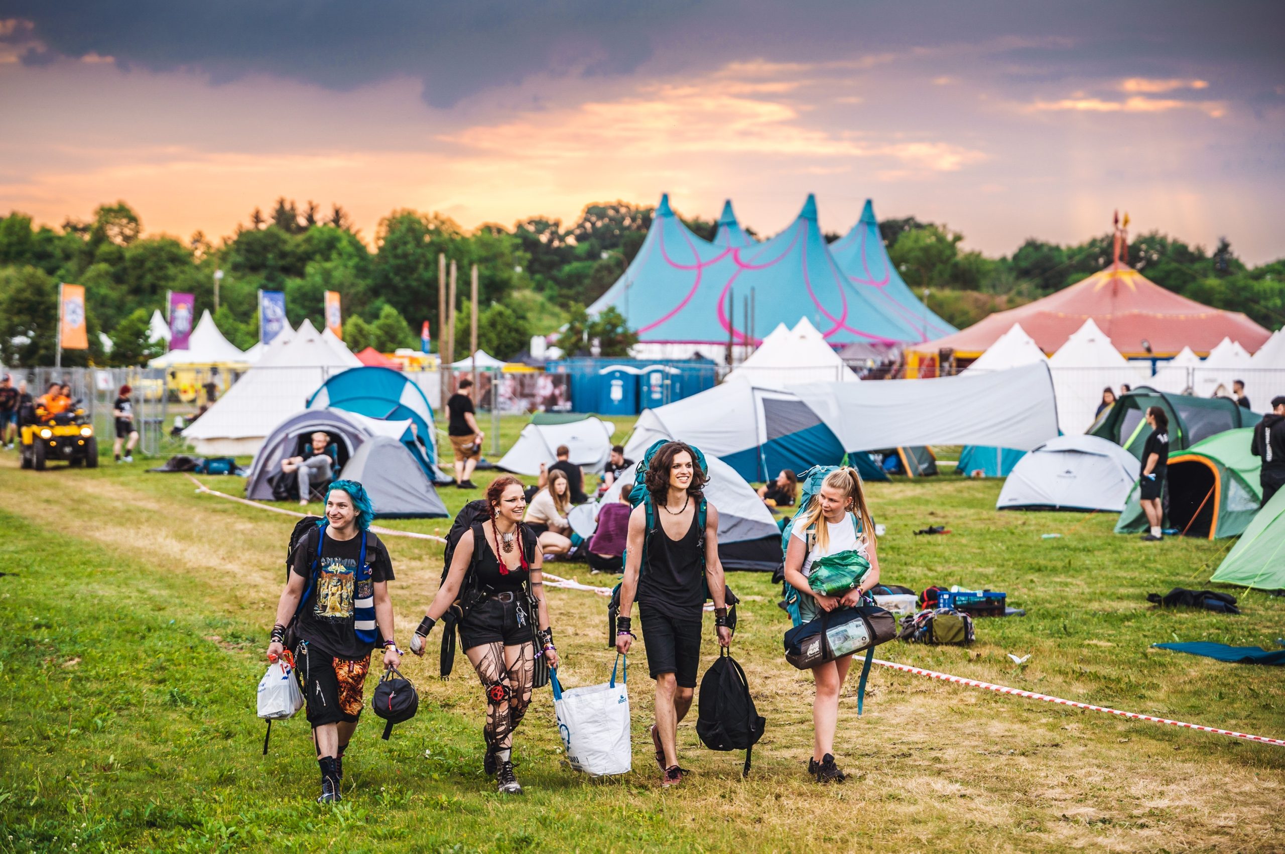 Od 5 000 do 20 000 osob